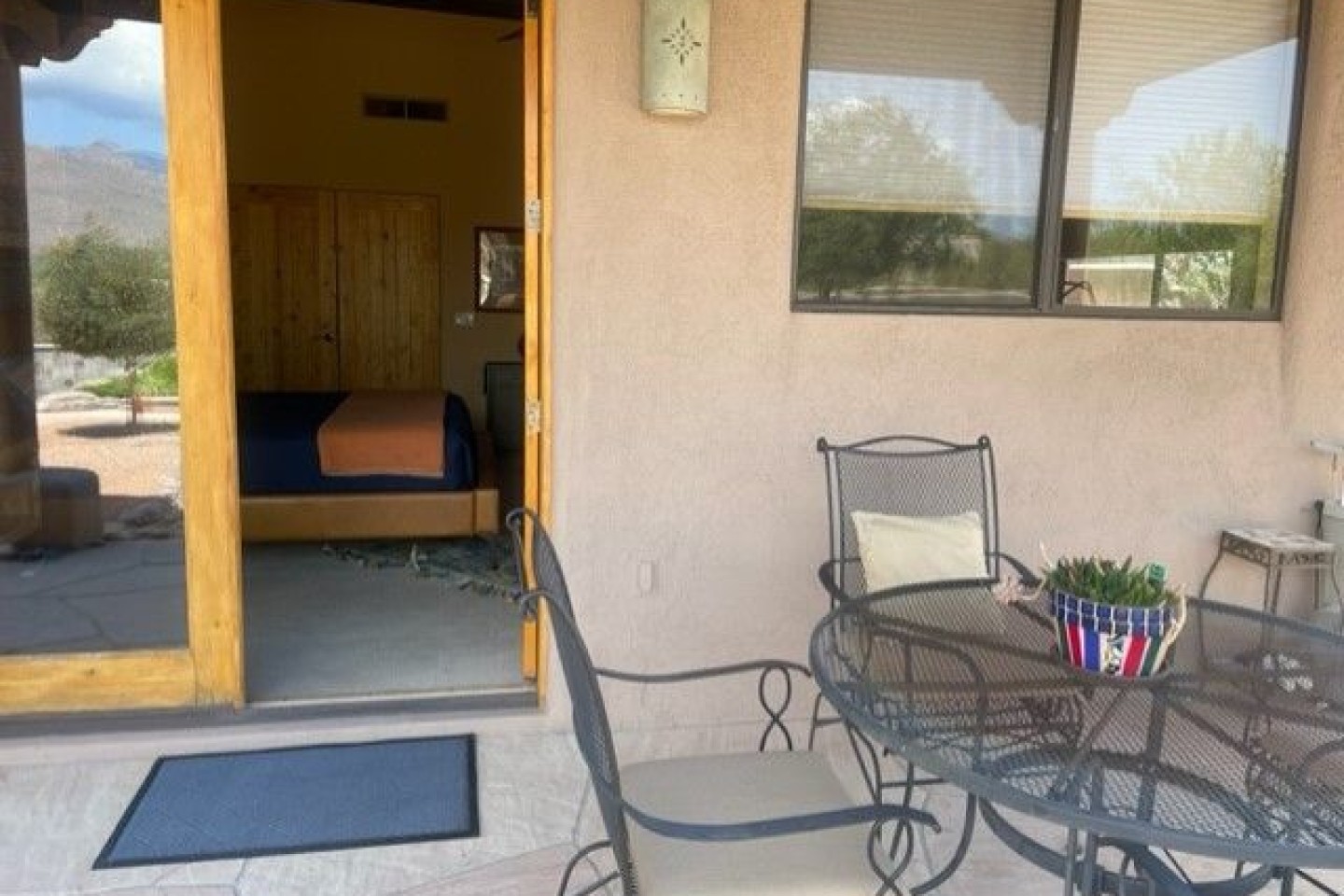 Alfresco dining right outside your door.