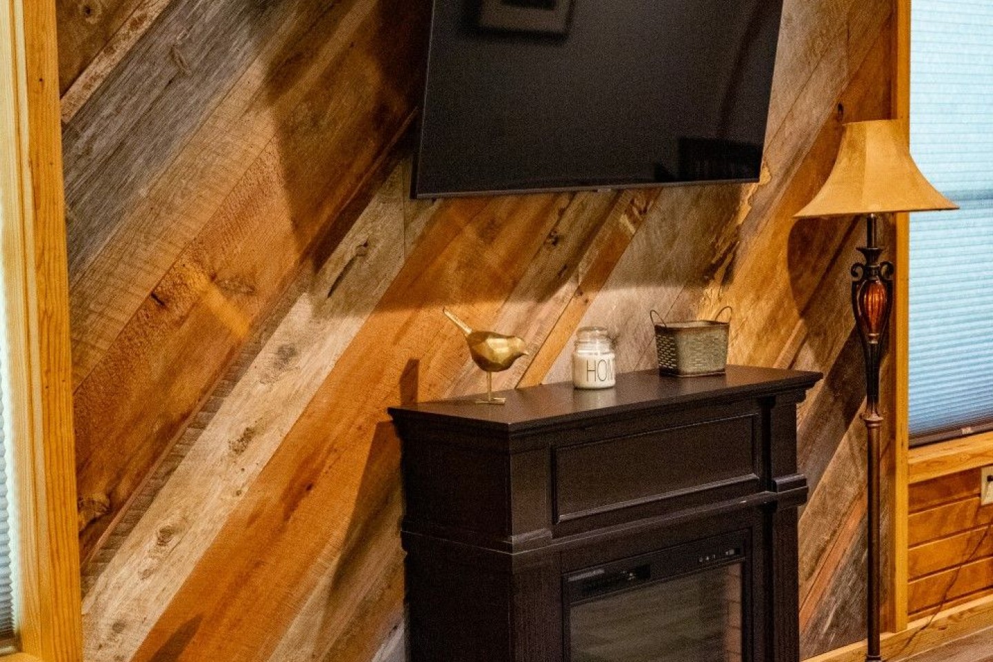 Electric heater/fireplace w/ Samsung Smart TV