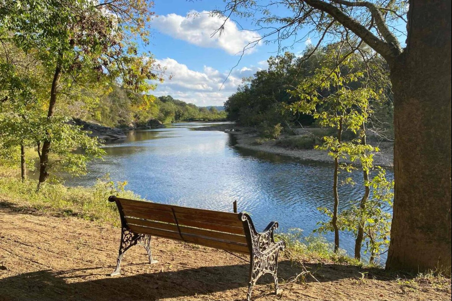 Sitting area at the river access / swiming area
