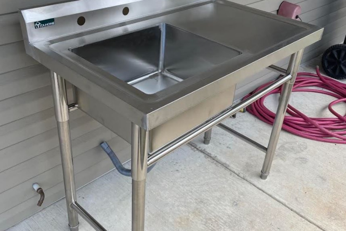 Quartz crystal cleaning station, we're just minutes away from the pristine crystal mines!